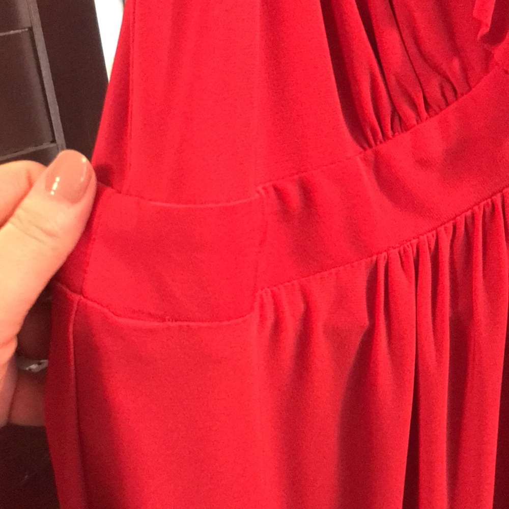 Sleeveless red dress - Picture 6 of 11